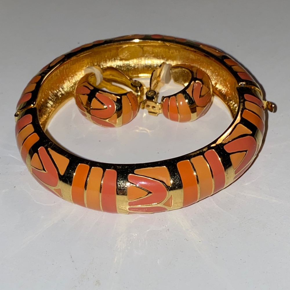 Joan Rivers Coral Orange Bracelet and Earrings